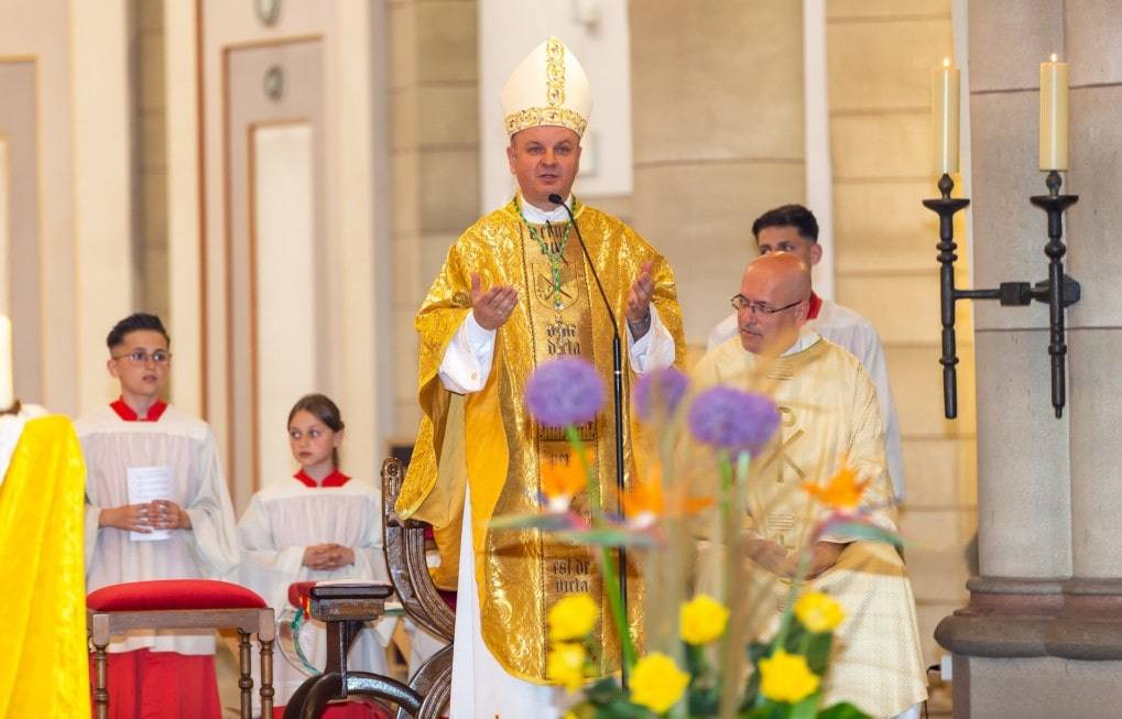 Zlatni jubilej hrvatskih katoličkih zajednica u Gelsenkirchenu i Bochumu obilježen misnim slavljima i druženjem