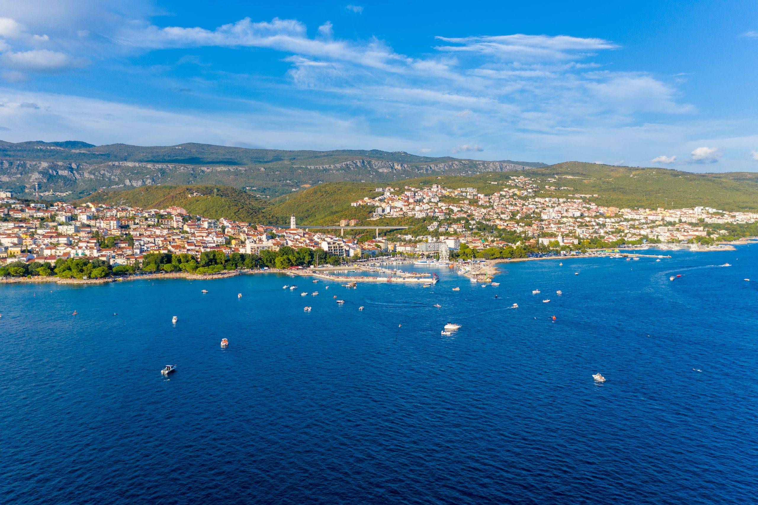 Plivači iz 20 zemalja plivaju na crikveničkom maratonu