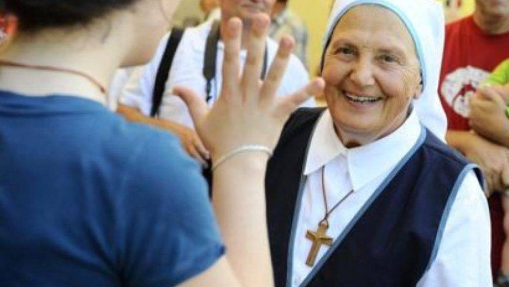 Preminula je časna sestra Elvira Petrozzi, utemeljiteljica zajednice Cenacolo