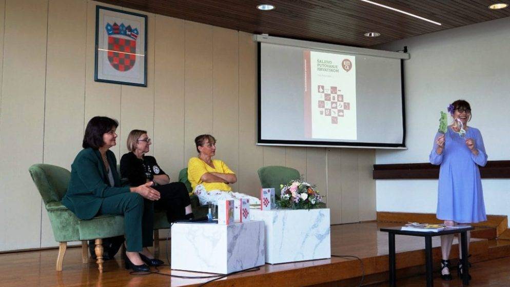 Hrvatska matica iseljenika predstavila knjigu  ‘Šaljivo putovanje Hrvatskom’, koju je napisala Hrvatica iz SAD-a, Irena Stanić Rašin