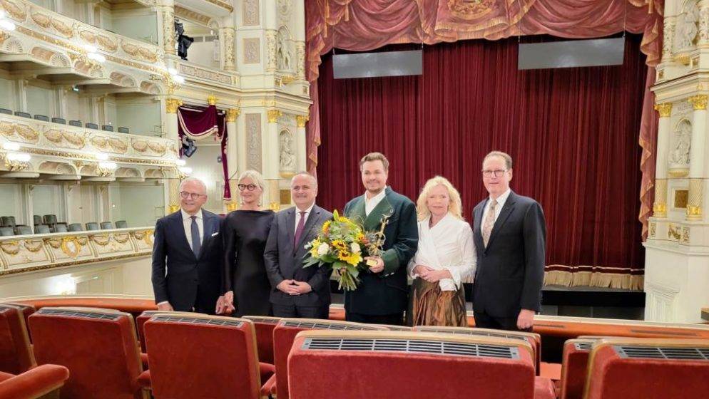 Tomislav Mužek nagrađen prestižnom nagradom 'Rudi-Häussler' za izvanredne umjetničke vještine u operi 'Der Freischütz' u Dresdenu