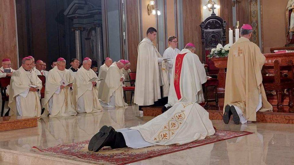 Nadbiskup Kutleša zaredio novoga subotičkog biskupa Fazekaša