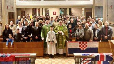 Hrvatska katolička misija u Londonu obilježila je Dan sjećanja na žrtvu Vukovara, Škabrnje