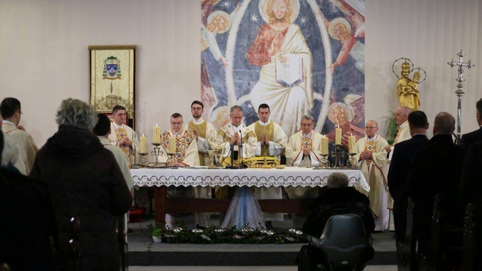 Zagrebački nadbiskup Dražen Kutleša upozorio: ‘Dan rođenja Isusa Krista pretvara se u površno slavlje’