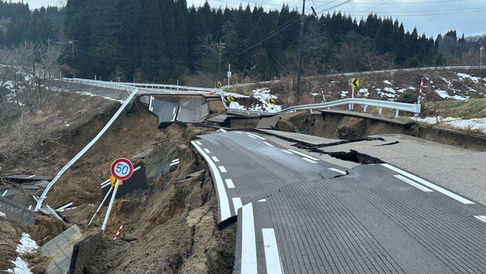 Potres i cunami u Japanu: nestalo struje, prekinuti letovi i željezničke usluge