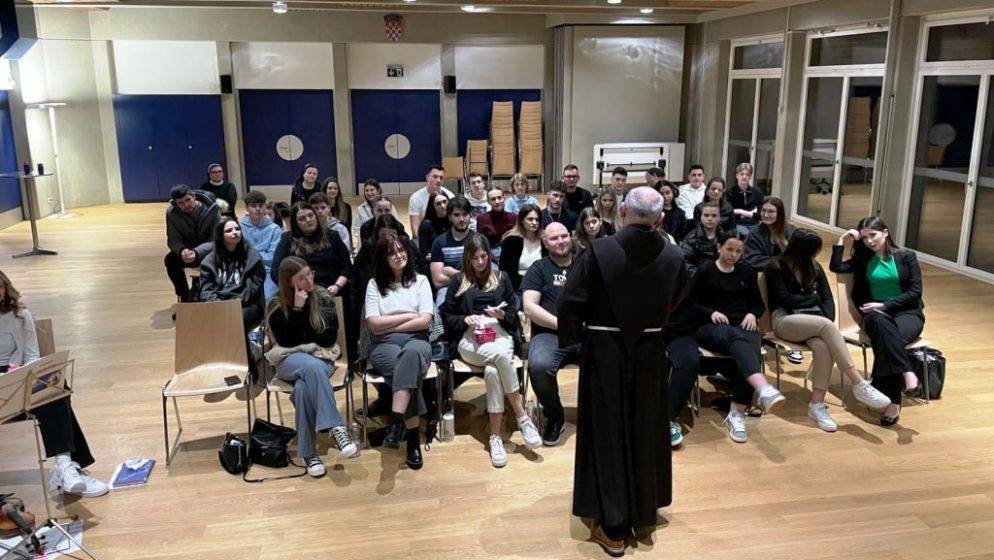 U Hrvatskoj katoličkoj misiji Luzern je održan molitveni susret mladih Hrvata