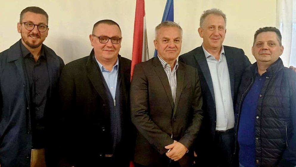 Državni tajnik Zvonko Milas susreo se s predstavnicima Hrvatskog zavičajnog kluba Gornja Komušina iz Austrije