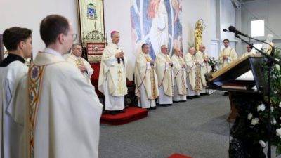 Mons. Kutleša: Uskrs govori o našim sadašnjim životima