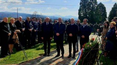 Hrvati Bugojna obilježili 30. godišnjicu razmjene 294 logoraša iz logora stadiona NK Iskra. Zvonko Milas: 'Nikada se ne smijemo umoriti od traženja istine'