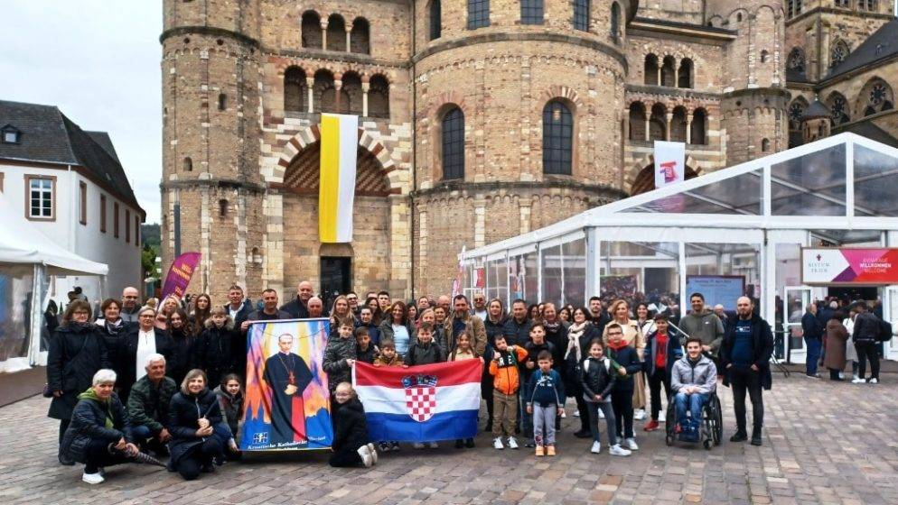 Hrvati iz HKM Koblenz hodočastili su u Trier i sudjelovali na međunarodnoj svetoj misi