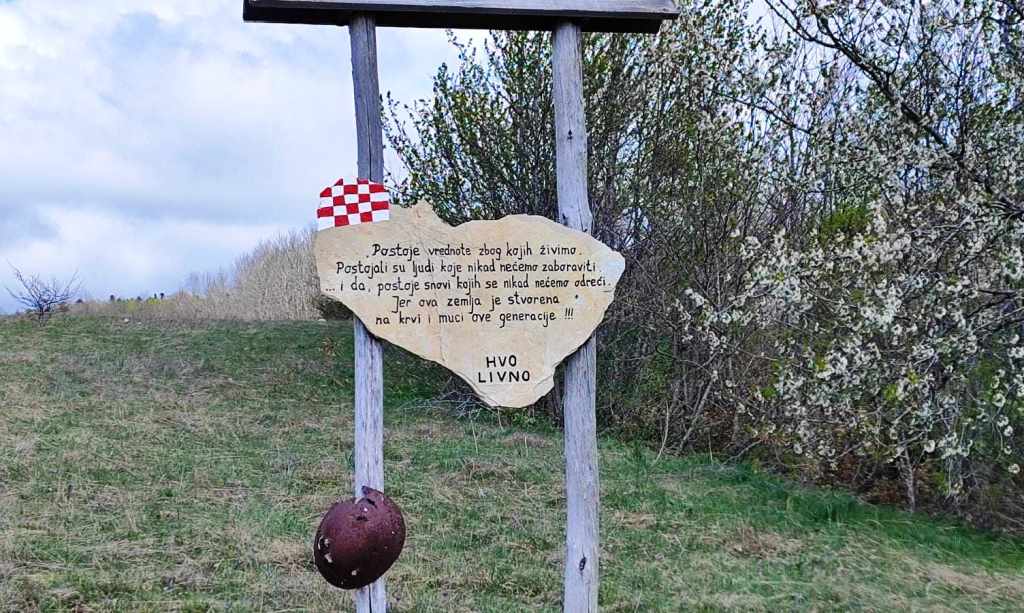 U sjećanje na herojsku pobjedu hrvatskih branitelja u bitci za Livno održana je četverodnevna hodnja bojišnicom dugom preko 80 km