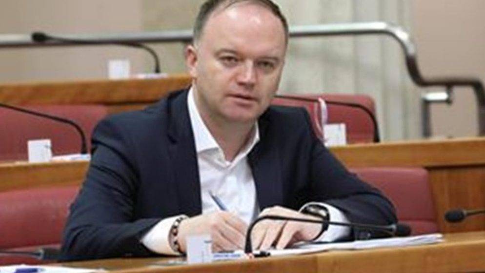 Donosimo detaljan životopis Ivana Šipića, novog ministra demografije i useljeništva