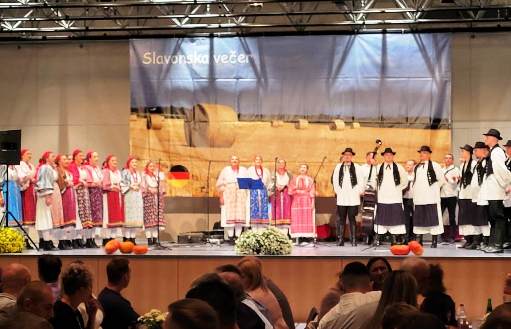 Održani kulturni događaji Hrvata u Njemačkoj: Slavonska večer u Stuttgartu i Dan hrvatskog filma u Berlinu