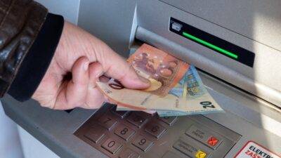 Olakšanje za hrvatske građane - banke uskoro više neće smjeti naplaćivati naknade za osnovne usluge