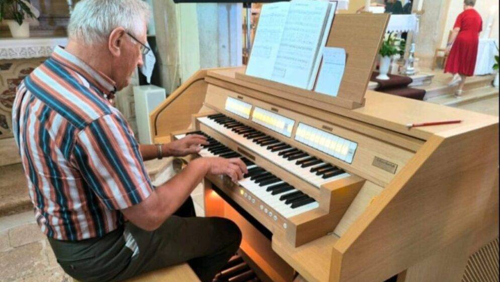 Dvije crkve u Istri dobile orgulje iz Njemačke zahvaljujući iseljeniku Bafu