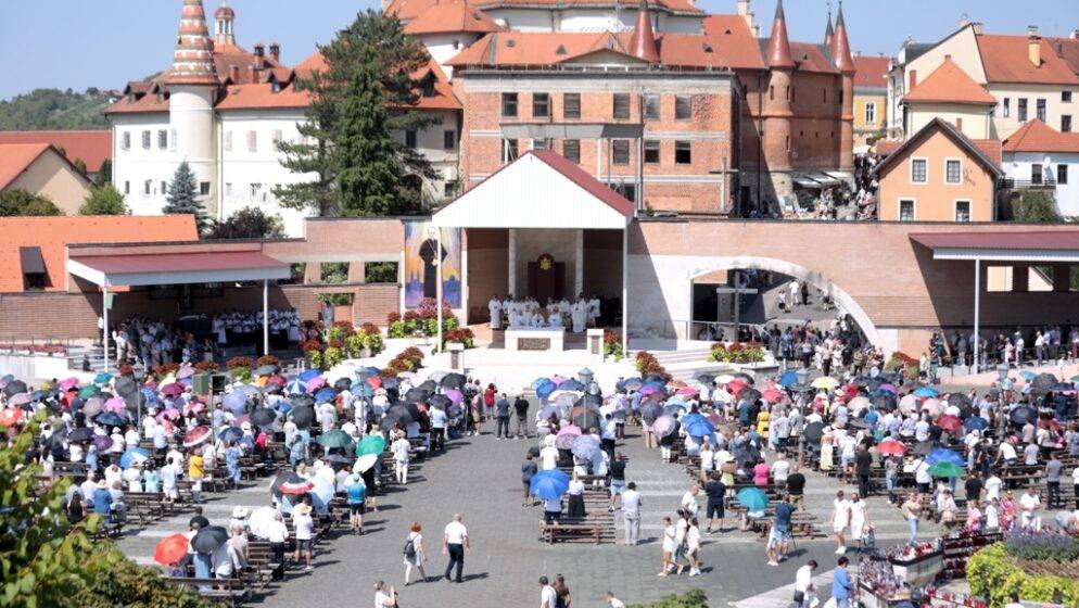 Nadbiskup Kutleša iz Marije Bistrice poručio: Svijetu trebaju srca nalik Marijinom