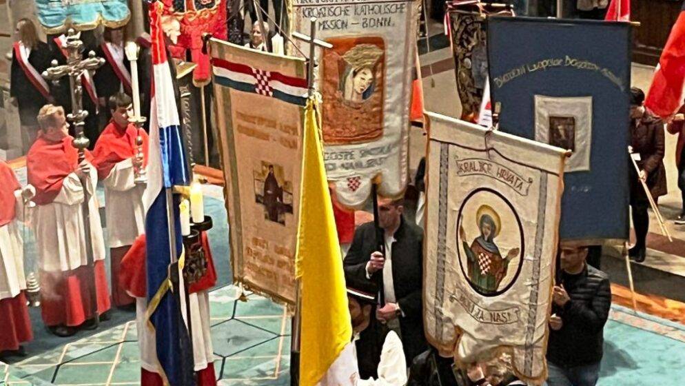 Hrvatska pjesma i nošnja na međunarodnom misnom slavlju u Kölnu