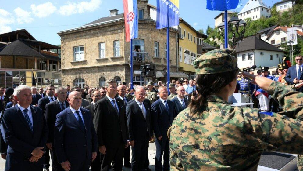 Plenković u Jajcu na obilježavanju 30. obljetnice operacije Maestral: Hrvatska danas, kao i prije 30 godina, stoji uz Hrvate u BiH i snažno podupire europski put Bosne i Hercegovine