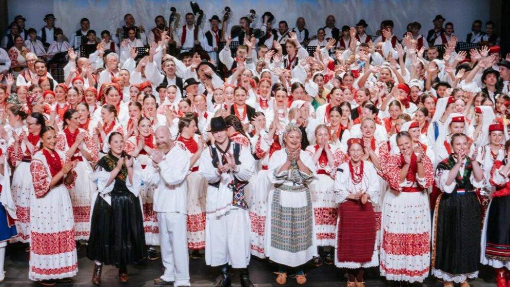 Hrvatska zora 32 godine izvodi hrvatski folklor u Australiji! Andrijana Dorinko: 'U svojim nastupima dajemo sve od sebe za hrvatsku zajednicu'
