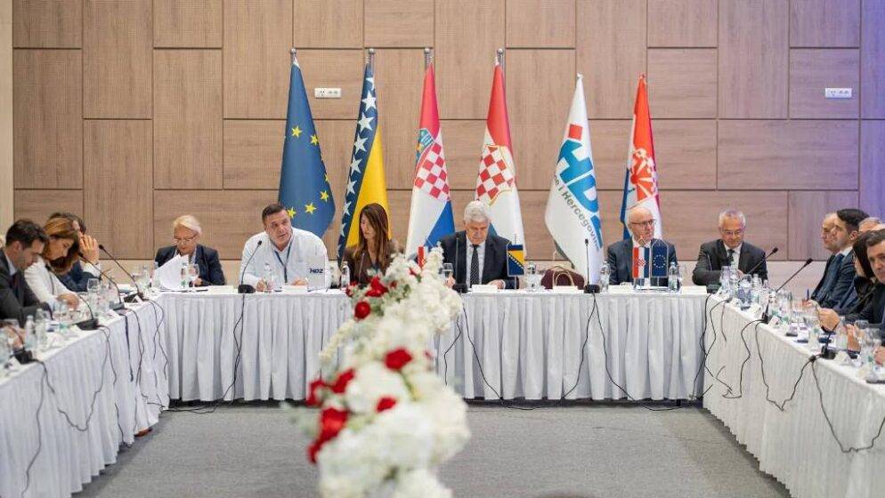 Hrvatska Vlada uz Hrvate u Neumu: Projekti u zdravstvu, obrazovanju i vjerskom životu