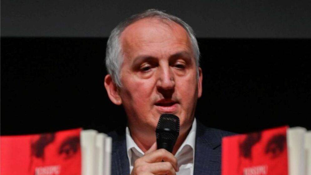 Književnik Ćurić nagrađen u Subotici na Danima hrvatske knjige i riječi