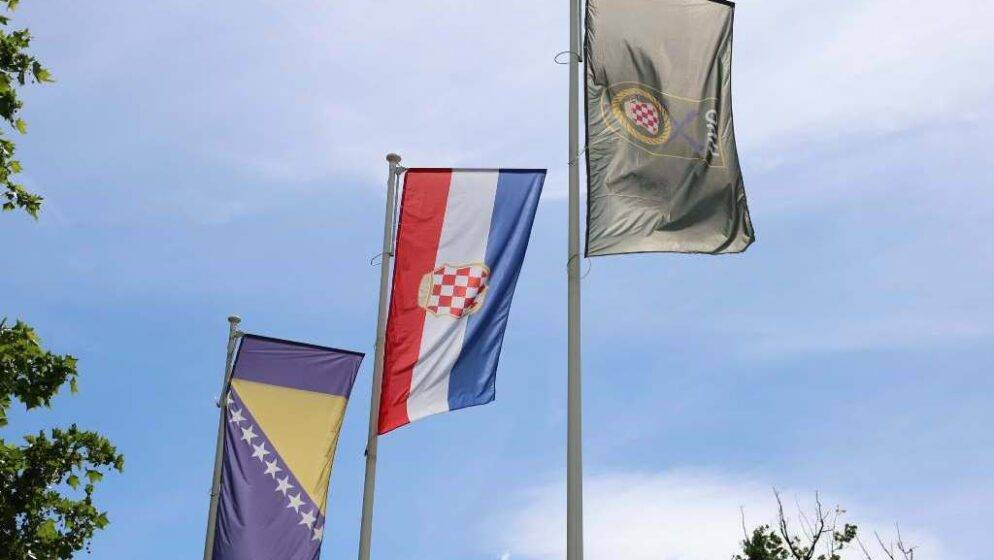 Gojko Borić/Köln: Nevjerojatne su činjenice da u Hrvatskoj Drugi svjetski rat još nije završen, zbog čega se naročito od 1990. godine - vode ozbiljne rasprave i političke borbe u Saboru