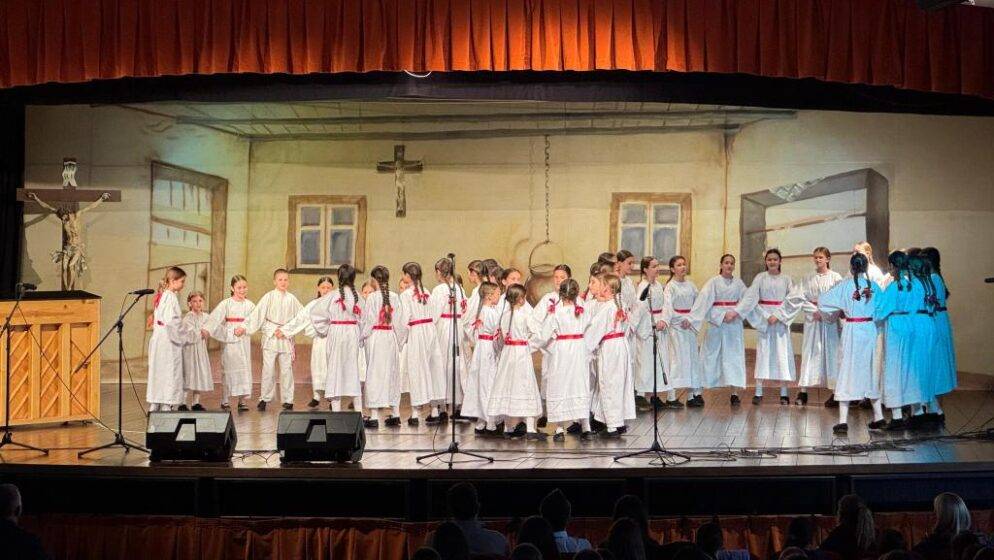 U Širokom Brijegu održan jubilarni 10. Susret zborova, okupile se skupine sa područja BiH