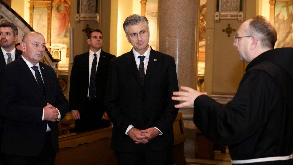 Premijer Plenković danas s papom, poklonit će mu monografiju ‘Incunabula Croatica’