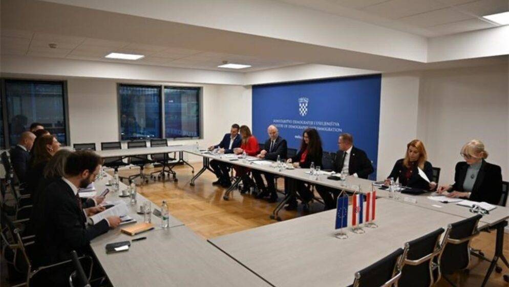 Hrvatska i Austrija dijele dugu povijest bliskih odnosa, snažnu kulturnu i znanstvenu suradnju i zajednicu više od 140.000 Hrvata koji danas žive u Austriji