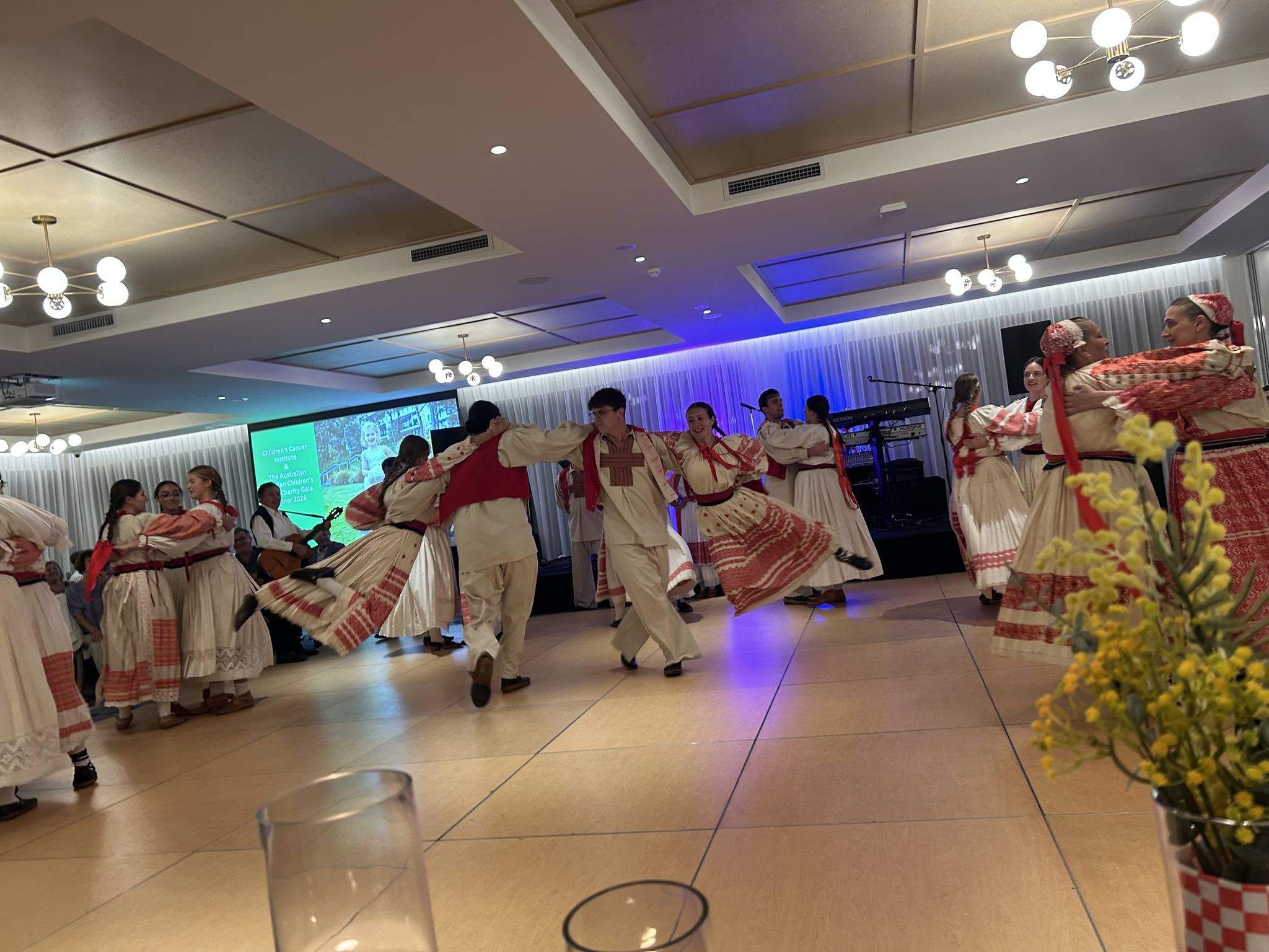 Prof. Ina Vukić, jedna od najistaknutijih predstavnica hrvatskog iseljeništva iz Sydneya poručila: Hrvati iz Australije pokrenuli su po drugi put humanitarnu akciju i prikupili novac za Dječji institut za maligne bolesti u Randwicku