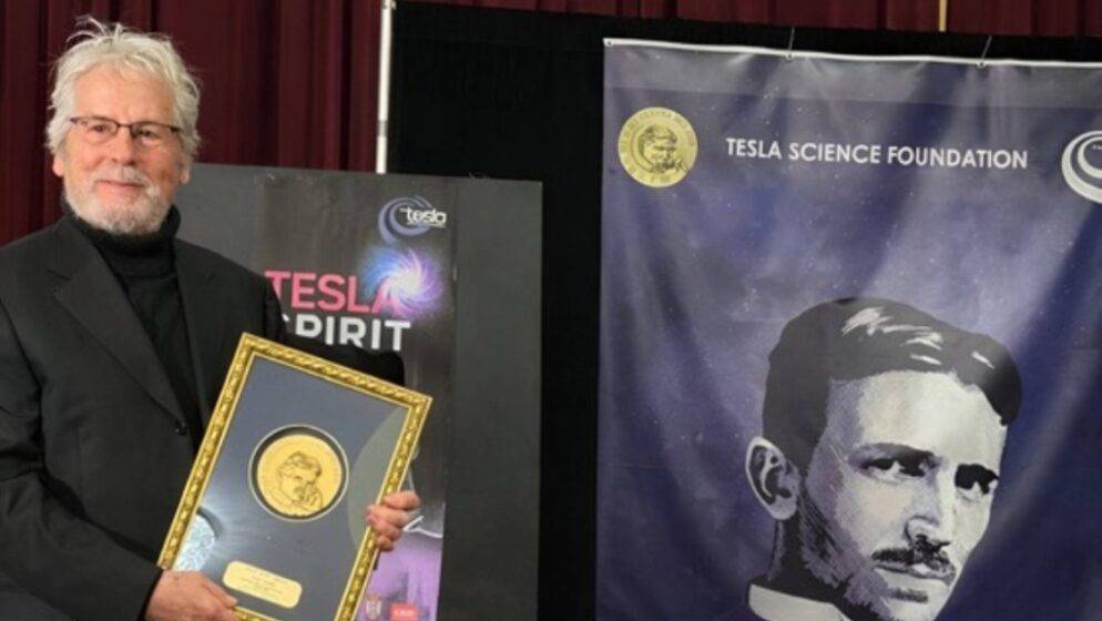 Hrvatski kipar Pero Jelisić dobio u New Yorku nagradu Tesla Spirit Award 