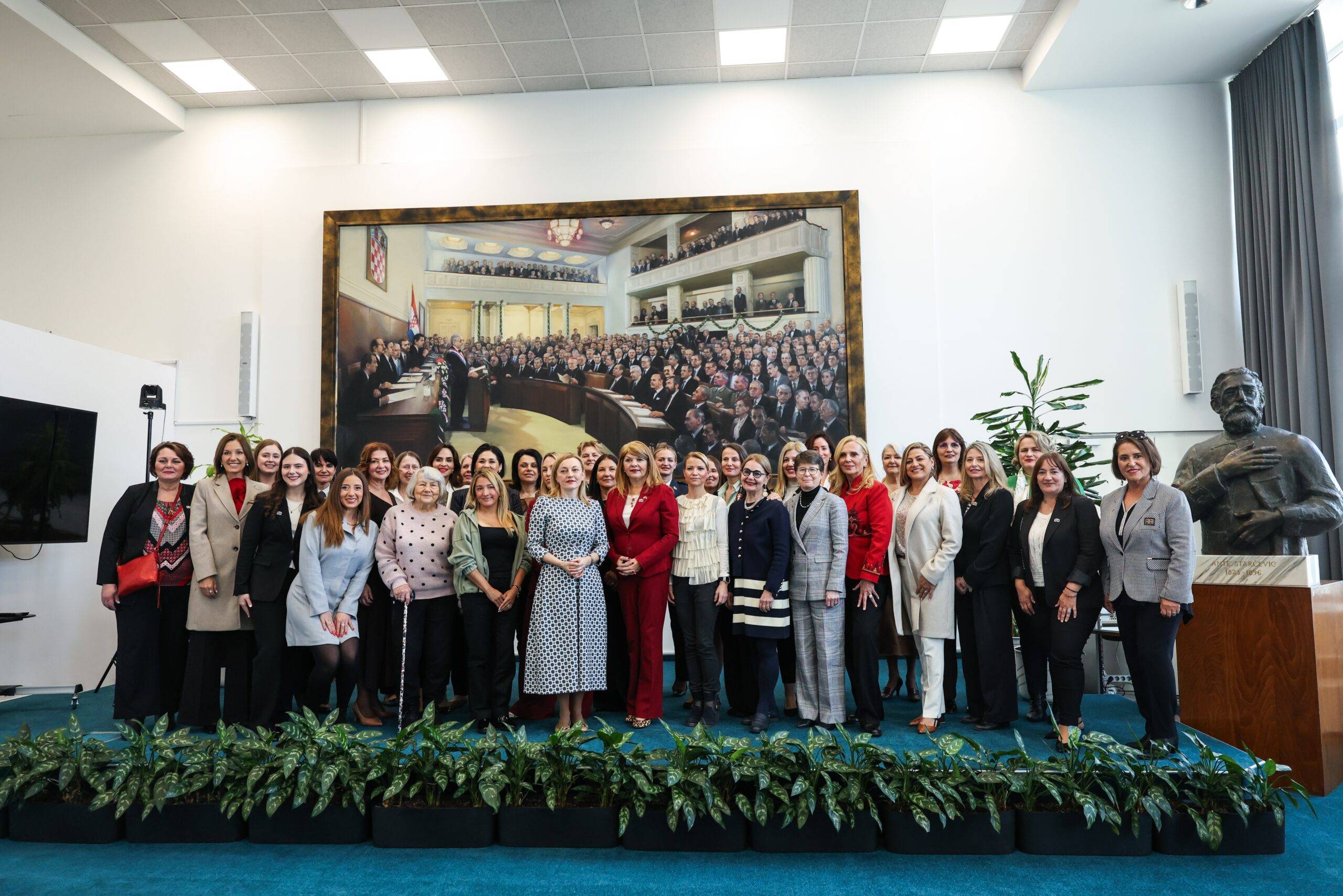 U povodu deset godina djelovanja, Mreža hrvatskih žena/Croatian Women’s Network, u hotelu Westin u Zagrebu, okupila istaknute liderice iz Hrvatske i svijeta