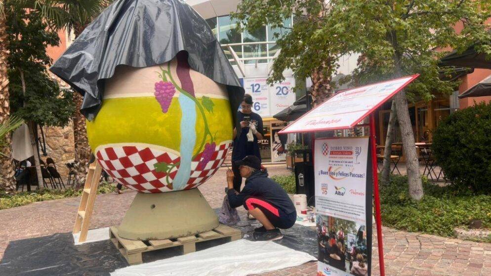 U argentinskoj Mendozi postavljene divovske hrvatske pisanice