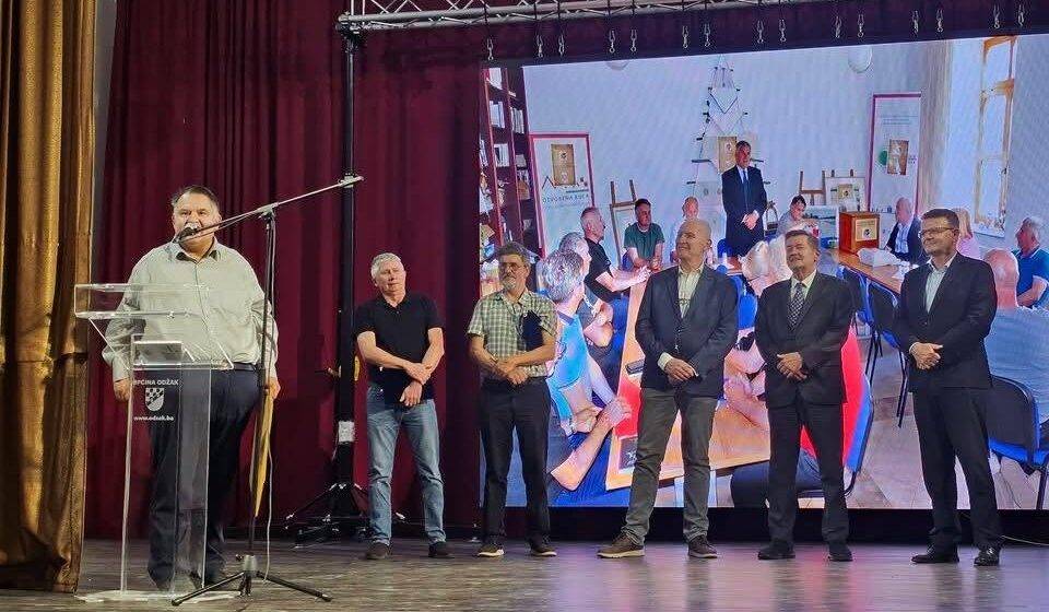 U Odžaku održana svečana pjesnička manifestacija posvećena baštini, identitetu i snazi pisane riječi: ‘Bosanska Posavina – jučer, danas, sutra’