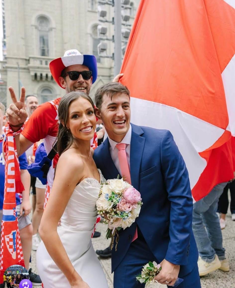Ova je priča osvojila srca Hrvata: mladenci koje je u Philadelphiji dočekalo stotine navijača dolaze u Hrvatsku