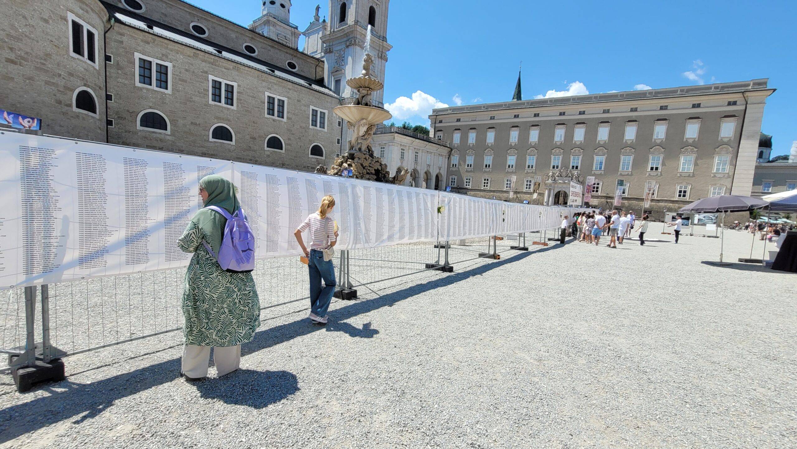 Da se nikad ne zaboravi: U središtu Salzburga odana počast žrtvama genocida u Srebrenici