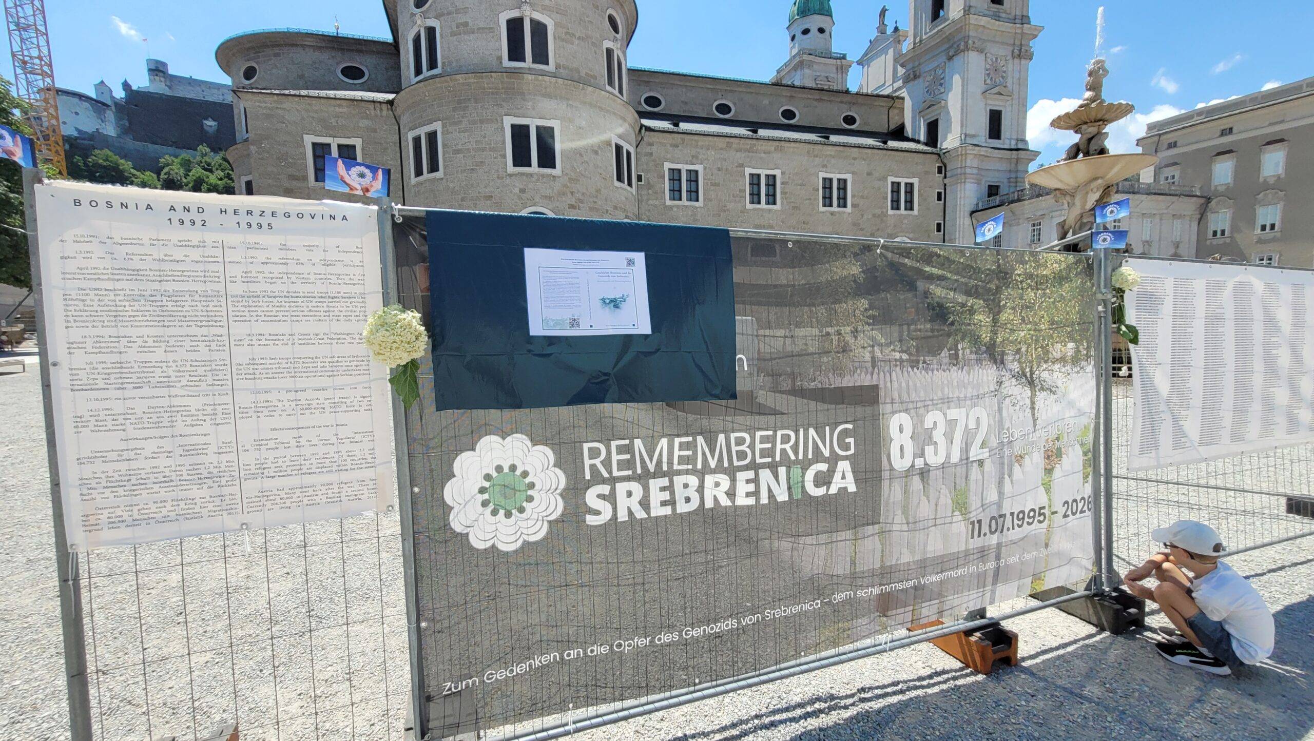 Da se nikad ne zaboravi: U središtu Salzburga odana počast žrtvama genocida u Srebrenici