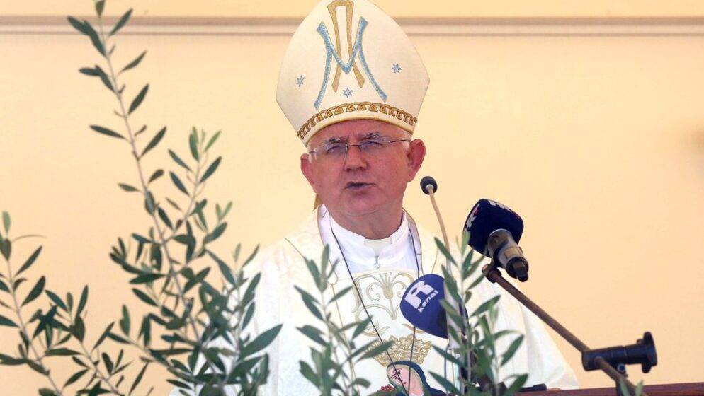 Riječki nadbiskup Mate Uzinić na blagdan Velike Gospe: ‘Ljubav prema domovini ne pokazuje se zastavama, nego brigom za svoju zemlju, vodu i more’
