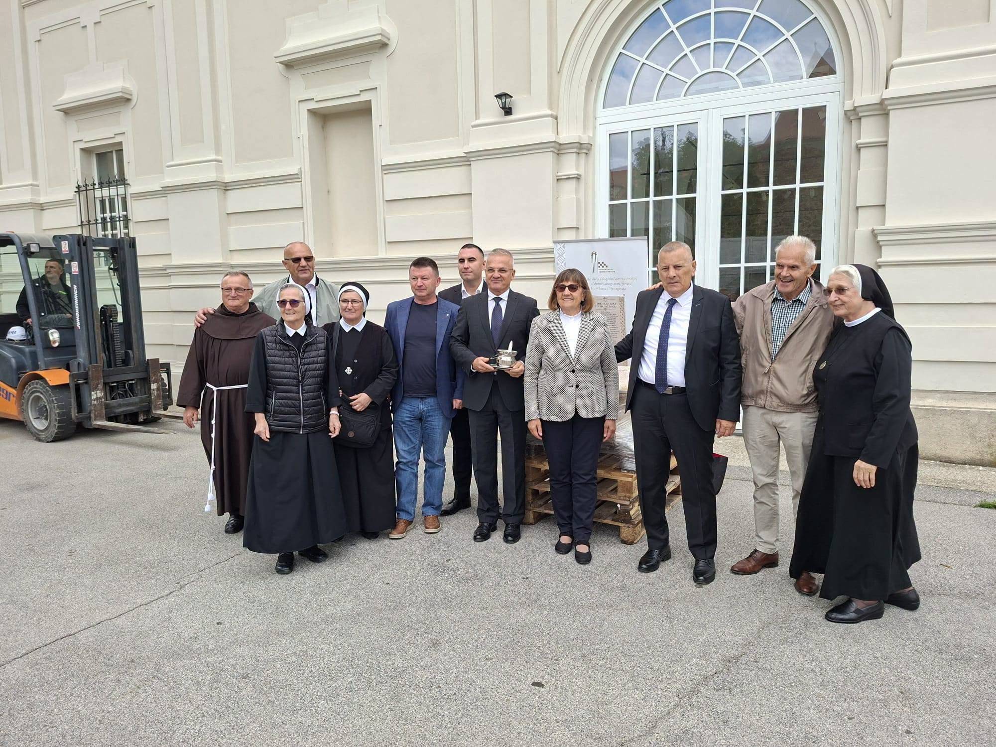 U Zagrebu blagoslovljen kamen temeljac Memorijalnog centra Hrvata u Novoj Biloj. Državni tajnik Milas: 'Čuvamo sjećanje na Hrvate Središnje Bosne i njihovu žrtvu'