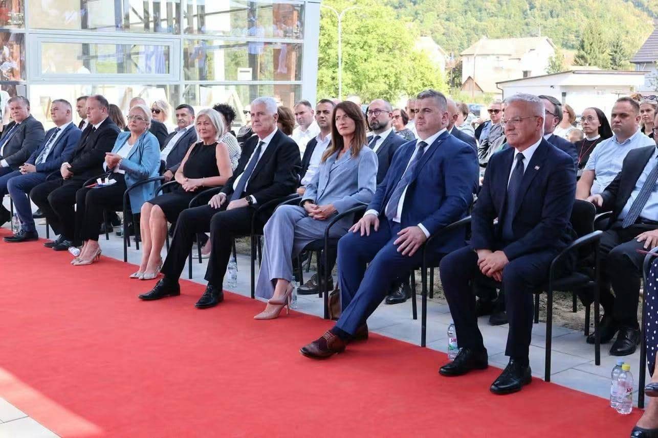 Uz snažnu potporu Vlade Republike Hrvatske svečano otvorena Srednja škola Novi Travnik – novi dom učenika Osnovne i Srednje glazbene škole Jakova Gotovca