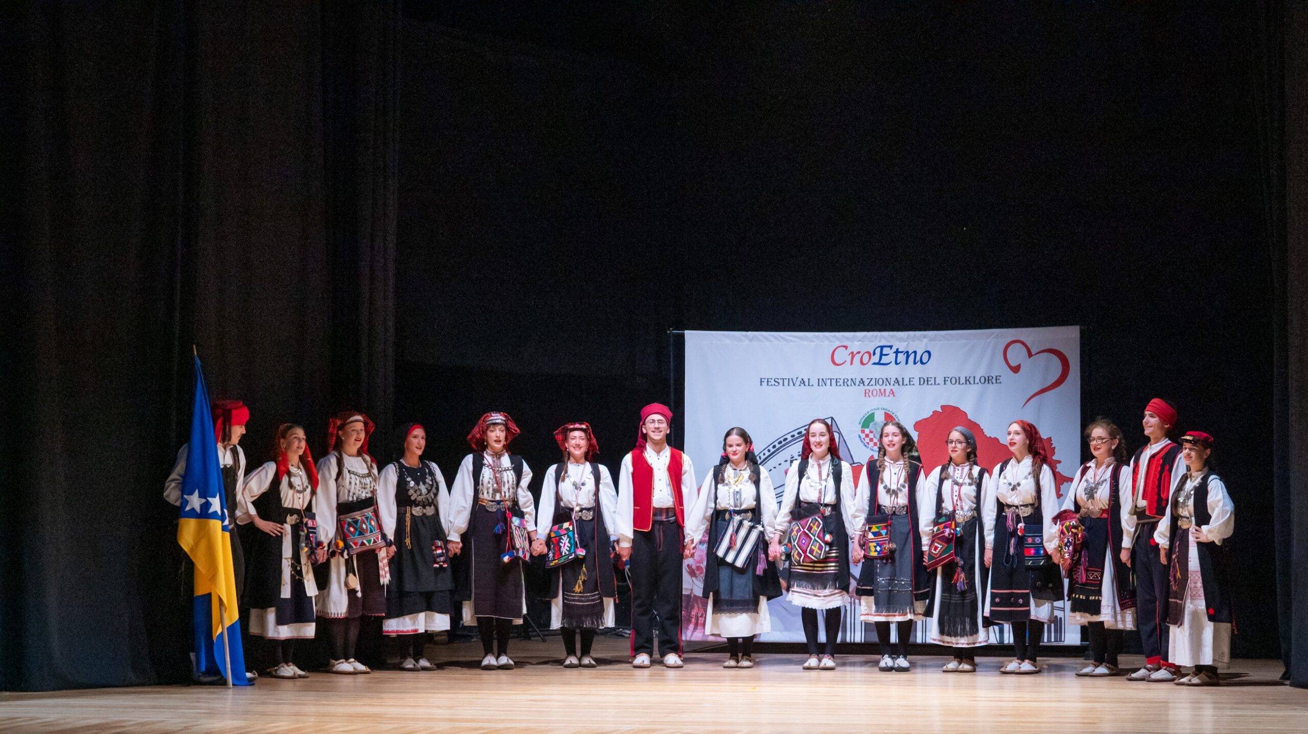 Caput Mundi slavio zajedništvo: Hrvatski mozaik okupio jedanaest zemalja na šestom CroEtnO festivalu u Rimu
